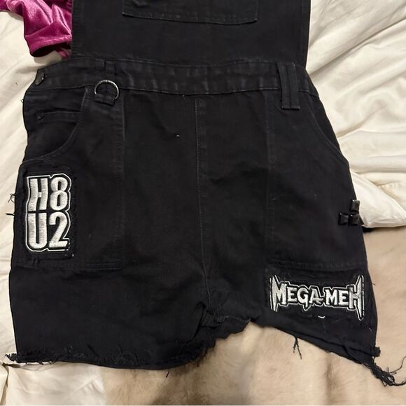 Dolls Kill Killstar Cassidy Overall Denim Shorts w/ Patches H8 U2 Distressed - Picture 12 of 12
